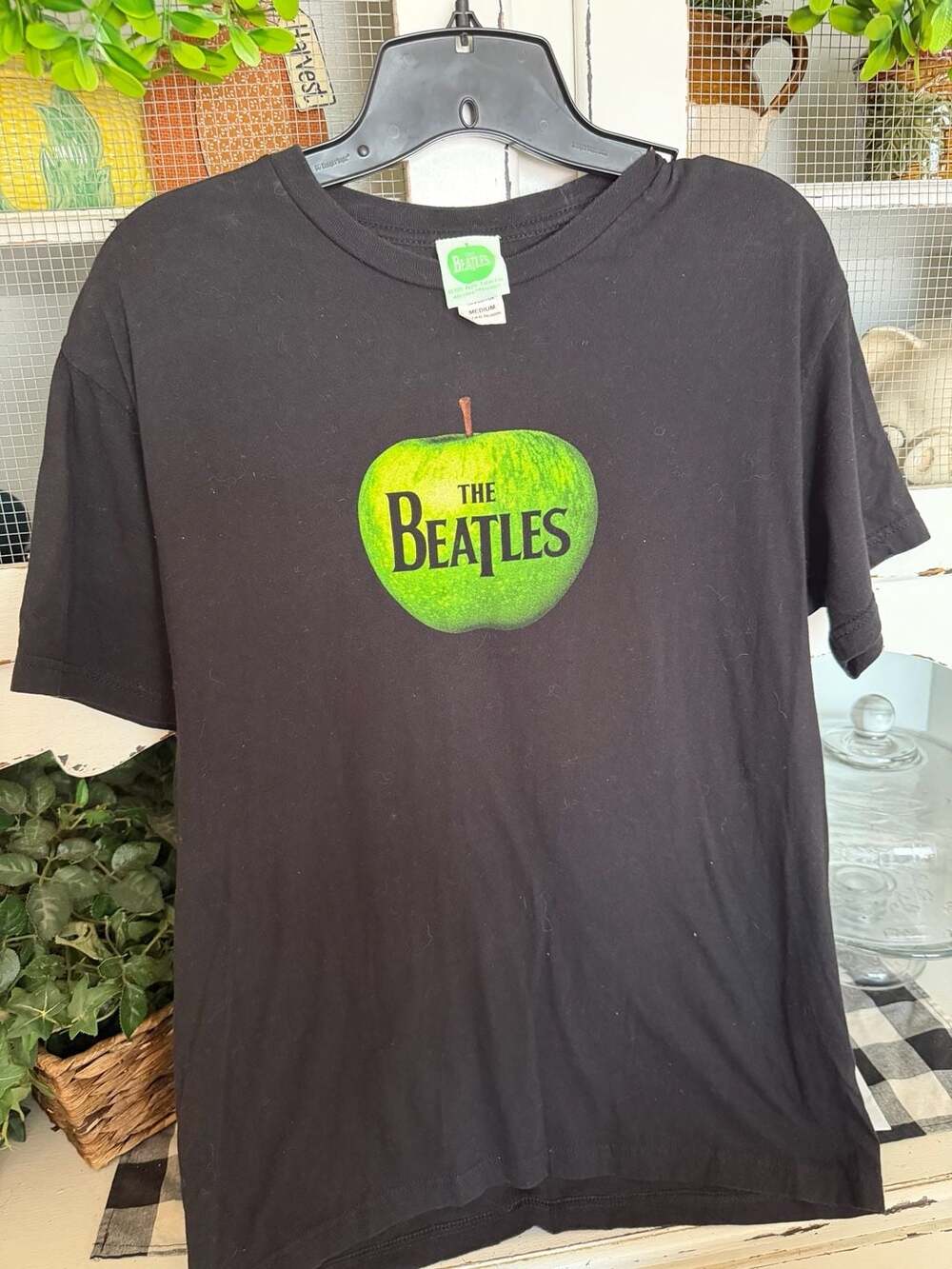 The Beatles Apple Logo Graphic T-Shirt Size Medium Black